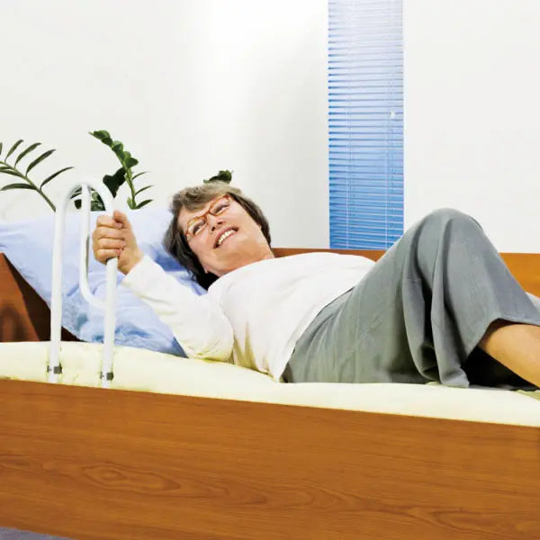 servocare-bett-aufstehhilfe-aus-stahlrohr-wei image 1